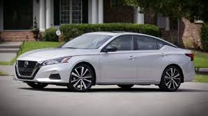 Surprisingly the base engine is the most efficient choice in the lineup for 2019 with a combined rating of 32 mpg. 2019 Nissan Altima Press Kit