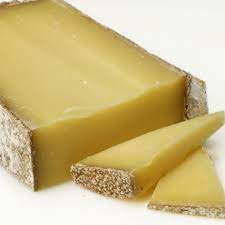 Having Company Pair Some Gruyere With A Bottle Of Lange Estate Pinot Noir Http Www Winebestbottle Com Homemade Cheese Food Comte Cheese