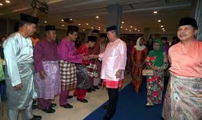 Persoalan yang ingin saya lontarkan, adakah. Warkah Buat Anakku Jalil Raja Zarith Sofiah