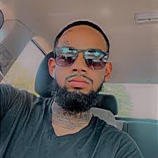 Quinton Arnold's Instagram, Twitter & Facebook