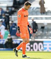 Fabianski has missed the last two months after undergoing surgery to repair a torn thigh muscle at the end of september said pellegrini: Lukasz Fabianski On Twitter I M Really Sorry For My Performance Boys Have Worked So Hard To Get A Result We Keep Pushing On Coyi Newwhu