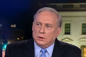 Un exasesor militar de Trump pidió dejar de “demonizar” a Putin