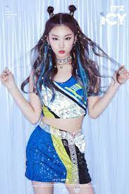 Itzy 달라달라+icy #yeji @ live premiere. It Z Icy Teaser Image Yeji Selebritas Gadis Ulzzang Gaya Busana