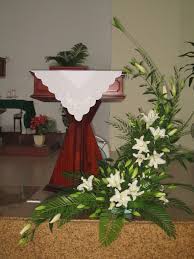 Http Ekladata Com Vdrtwn0uvny2ojharxmmrbmqzwy Jpgからの画像 Decorazioni Floreali Composizioni Floreali Fiori Dell Altare