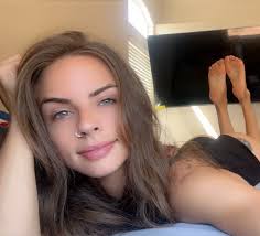 Charise Cox's Instagram, Twitter & Facebook