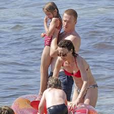 Helen mccrory, the english actor who played narcissa malfoy in the harry potter franchise and polly gray in peaky blinders, has died, her husband damian lewis announced on friday. Damian Lewis Shirtless In Ibiza Pictures Popsugar Celebrity