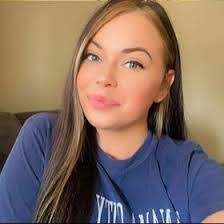 Darlene Robb's Instagram, Twitter & Facebook