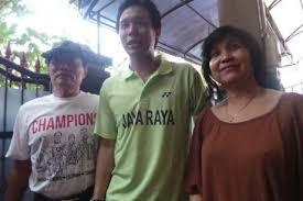 Hendra setiawan lahir di pemalang, jawa tengah, 25 agustus 1984; Dua Tahun Tak Mudik Hendra Pulang Bawa Gelar Juara Dunia Lagi