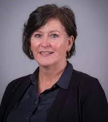 Leslie Pounders's Instagram, Twitter & Facebook