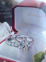 8 Bagues De Fiancailles Que Toutes Les Filles Aimeraient Recevoir Astuces De Filles Bague Fiancaille Bague De Fiancailles Bague