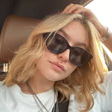 Shelby Gee's Instagram, Twitter & Facebook