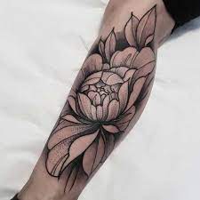 Tatuaz Piwonie Znaczenie Historia 40 Zdjec Girl Flower Tattoos Pretty Flower Tattoos Floral Tattoo Sleeve