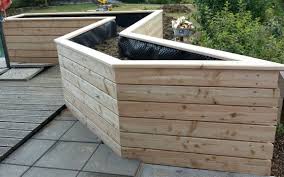 Hochbeet Aus Holz Ein Originelles Und Nutzliches Gelander Fur Die Terrasse Hochbeet Hochbeet Holz Terrassen Gelander
