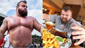 Capable de retenir des chevaux qui partent dans des directions différentes, capable de porter sur son dos une vingtaine d'hommes postés sur une plateforme. Eddie Hall Decouvrez Ce Que Mange Chaque Jour L Un Des Hommes Les Plus Forts Du Monde