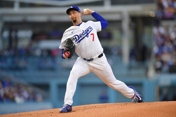 Blake Snell To Undergo Surgery To Remove Loose Bodies In Elbow - MLB Trade  Rumors