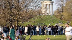 Der englische garten befindet sich im münchner nordosten am westufer der isar. Wird Das Jedes Wochenende So Polizei Grosseinsatz Im Englischen Garten Regional Bild De