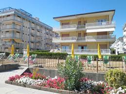 Stupendo appartamento dalle linee ultra moderne e rifiniture di pregio anche nell'arredo al quattordicesimo. Jesolo Appartamenti In Affitto Vacanza Frontemare