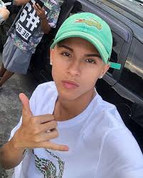 Facebook is showing information to help you better understand the purpose of a page. 71 Ideias De Novinhos Em 2021 Meninos Bonitos Rapazes Bonitos Fotos De Meninas