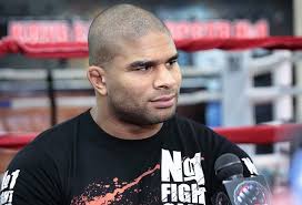 Alistair Overeem venció a Walt Harris en UFC