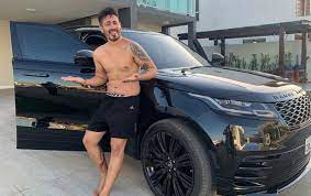 A informação foi confirmada por carlinhos maia, pelo instagram. Carlinhos Maia Ganha Carro Blindado De Luxo Do Marido De Simone Quem Quem News
