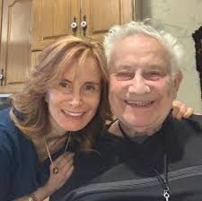 Dr. Melissa E. Heche