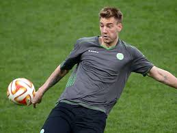 Eine freundin von bekannten von mir hatte dort eine deutschsprachige führung für mich organisiert und hinterher auch jemanden, der mich zum grab meines freundes bringt, denn in russland sind die. Nicklas Bendtner Geht Mit Freundin Philine Roepstorff Nackt Baden Mopo De