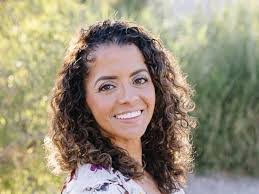 Emily Linder's Instagram, Twitter & Facebook