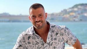 Big brother brasil (frequentemente abreviado como bbb) é a versão brasileira do reality show big brother, produzido e exibido pela tv globo. Skdm9ttit43mem