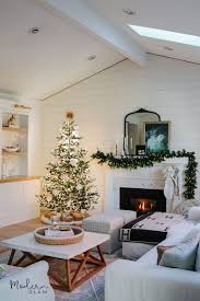 The brady bunch star maureen mccormick will join windy city rehab star alison victoria in hosting hgtv's white house christmas 2019, the. Cozy Minimalist Christmas Home Tour Modern Glam