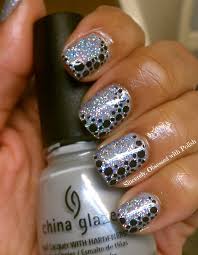 Black And Silver Glitter Acrylic Nails Glitter Dots With Images Dots Nails Acrylic Nail Designs Trendy Nails