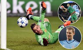 Germany goalkeeper manuel neuer says his team doesn't feel like they are underdogs as they prepare to do battle with reigning world champions france. Manuel Neuer Wonder Save Against Arsenal Sparked Debate Over Best Goalkeeper In The World So Just Who Is The No 1 No 1 Our Team Of Experts Have Their Say Daily Mail Online