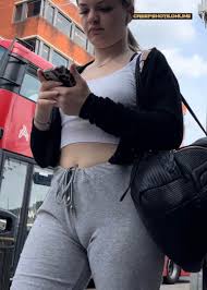 Cameltoe Creepshot Porn Videos: UHD 4K 2160p XXX 2025 | xHamster