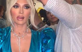 Jun 15, 2021 · erika jayne and tom girardi's legal woes are at the center of the new documentary, the housewife and the hustler, and many viewers are speaking out about the reality star couple's alleged scandals. Erika Girardi Opens Up About Her Marriage And Family Life Tv Shows Ace