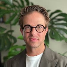 Pumped for Shoptalk Fall this year for a few reasons: ✓ It's in my city —  get to sleep in my own bed and not gonna lie, Chicago Fall > Summer.. 😅