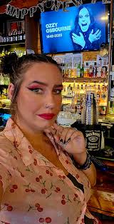 Come out. Dj tonight I'll 2am. The chicken is waiting for you.