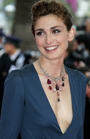 Julie gayet wurde seit märz 2013 eine affäre mit dem damaligen französischen staatspräsidenten françois hollande nachgesagt. Julie Gayet Alchetron The Free Social Encyclopedia