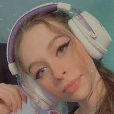 You can join my guild the leftovers forgot so you can make some friends, but there is no guarantee, because if you are really weird you still probably have no friends. Hannahxxrose Bio Family Trivia Famous Birthdays