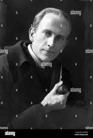 Alexander Milne's Instagram, Twitter & Facebook