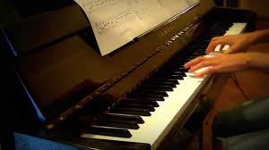 Accade, però, come in quasi amici, che phil faccia valere la propria testardaggine e, nonostante il parere contrario della propria assistente, yvonne, decida di volere con sé dell, il ragazzo di colore che nella pellicola francese era stato ribattezzato driss. Una Mattina Ludovico Einaudi Quasi Amici The Intouchables Youtube