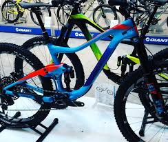 Gefallt 22 Mal 2 Kommentare Jehlebikes De Jehlebikes Images Auf Instagram Brandneu The New Giant Reign Colours In 201 Giant Bikes Mtb Mountain Biking