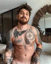 Il primo finalista dell'isola dei famosi 15, condotta da ilary blasi, è andrea cerioli. Andrea Cerioli Facebook