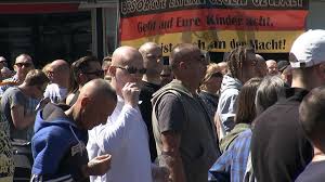 Hooliganism is disruptive or unlawful behavior such as rioting, bullying and vandalism, usually in connection with crowds at sporting events. Rechte Burgerwehr In Essen Steele Zdfheute