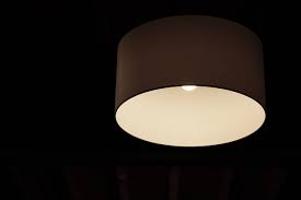 Nun folgt der dichtanstrich, den sie mit einer rolle, einem pinsel oder einem quast auf den. Lampe Anschliessen Mit 2 Kabeln Wie Leuchte Befestigen In Altbau