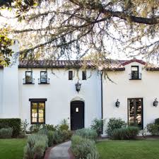 Black And White Spanish Style Home Exterior 40 Spanish Style Exterior Paint Colors You Will Love Roundecor House Paint Exterior Exterior Paint Colors For House Spanish Style Homes