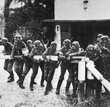 Log into facebook to start sharing and connecting with your friends, family, and people you know. Schlagbaum Foto Vom Deutschen Uberfall Auf Polen Wie Es Entstand Welt