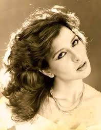 Muchas felicidades 🎉 Beatriz Adriana Flores de Saracho nacio en Navojoa,  Sonora, México; 5 de marzo de 1958, más conocida por su nombre artístico  Beatriz Adriana, es una cantante y actriz mexicana.A
