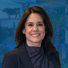 Lorie Logan's Instagram, Twitter & Facebook