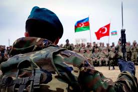 Kırmızı şehit kanlarını temsil eder. Turkiye Azerbaycan Savunma Is Birliginden Askeri Ittifaka Yeni Cag