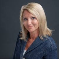 Angela Eason's Instagram, Twitter & Facebook