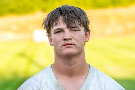 LHS' THOMAS ENJOYS BOTH